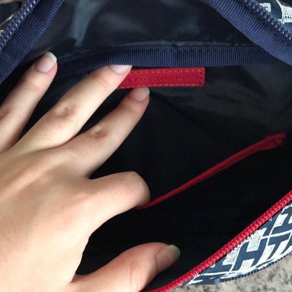 Tommy Hilfiger Fanny Pack - Picture 8 of 8
